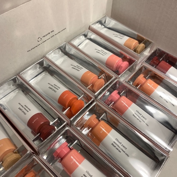 GLOSSIER CLOUD PAINT - pick a shade lovelies - Picture 2 of 8